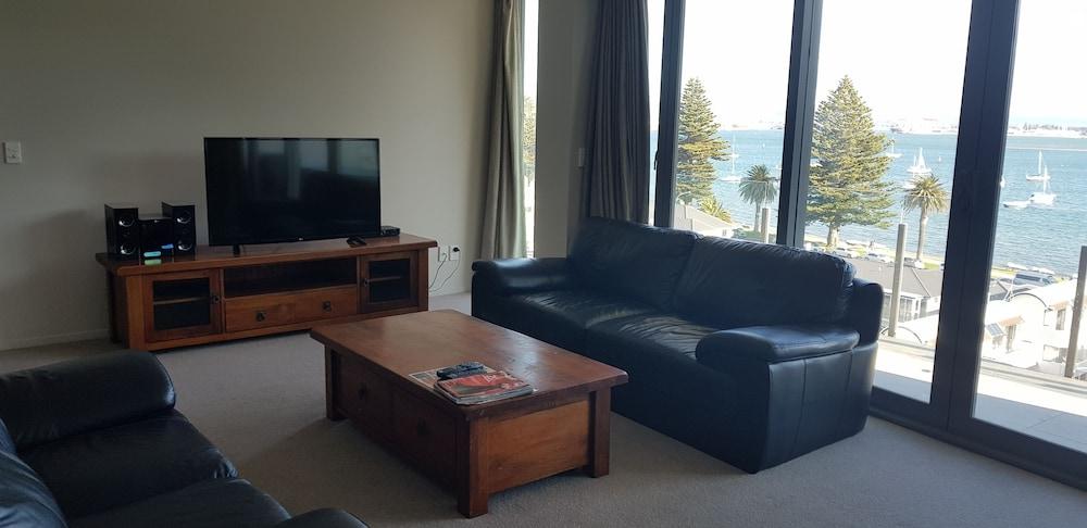 The Pacific Apartments Mount Maunganui Exterior photo